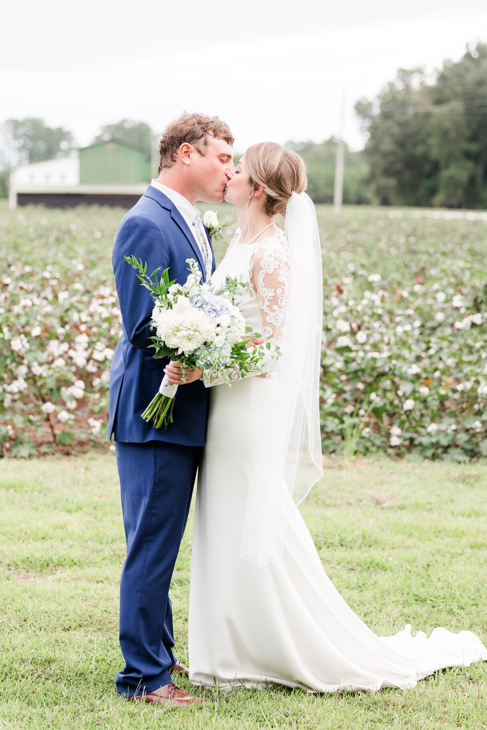Weddings in the south - Hannah Ruth Photography with Cotton Fields